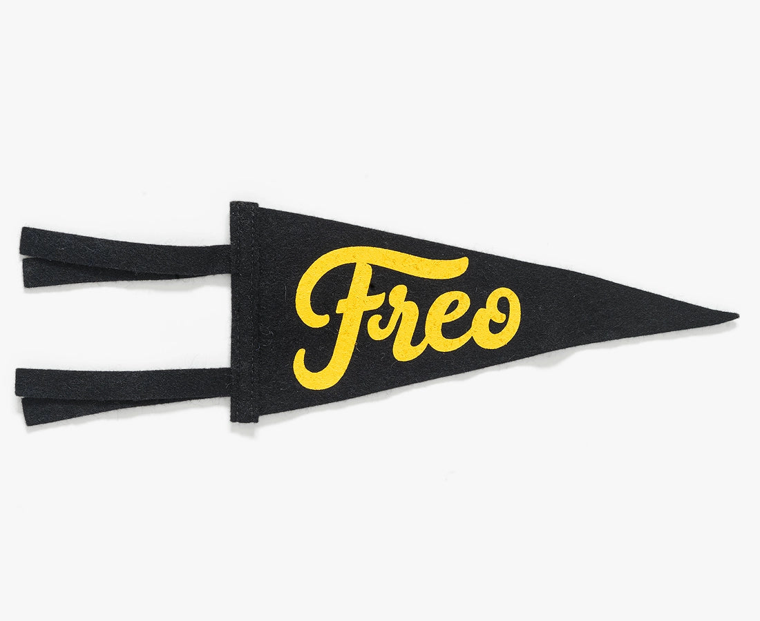 Freo Pennant Flag Mini · Black/Yellow-Gold