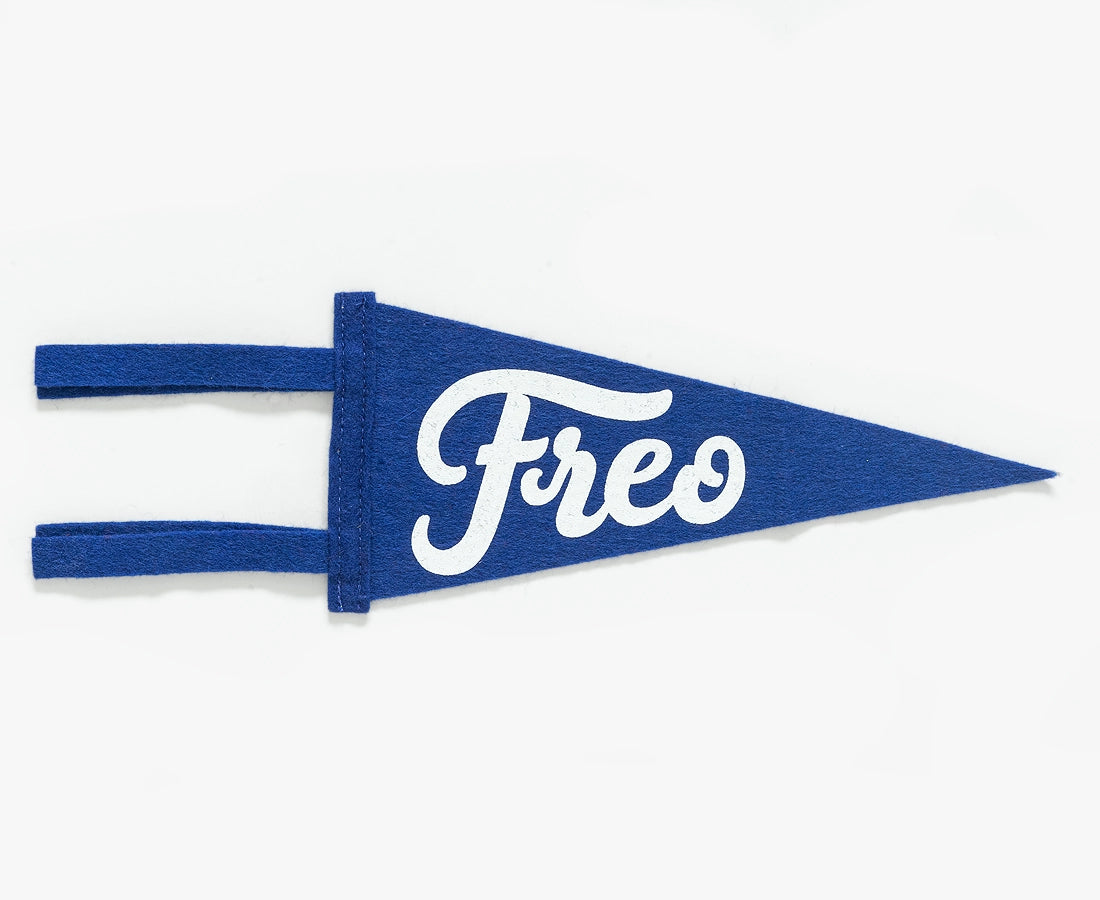 Freo Pennant Flag Mini · Shark Blue & White