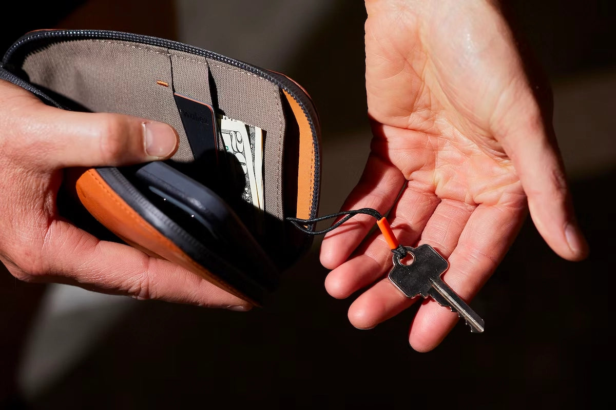 Bellroy All-Conditions Phone Pocket Plus