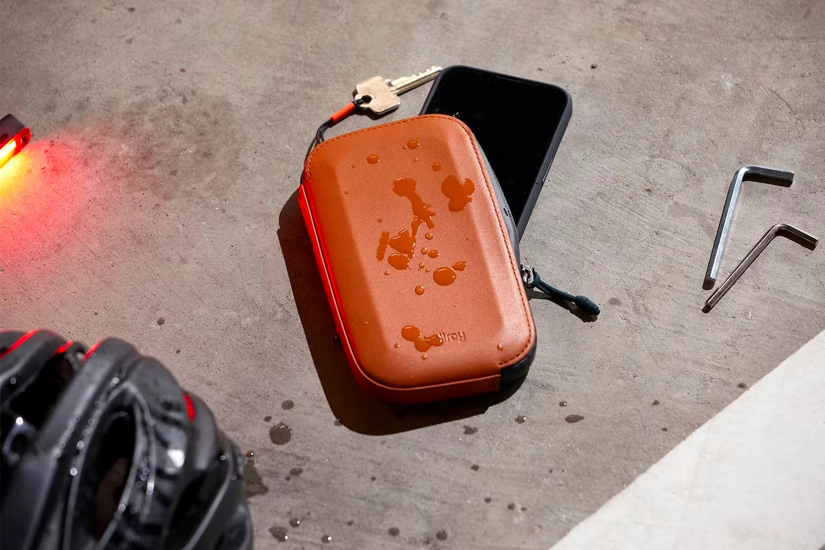 Bellroy All-Conditions Phone Pocket Plus
